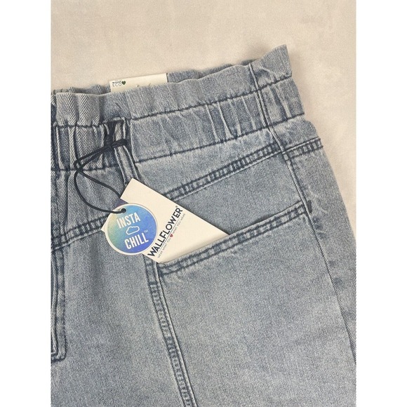 Wallflower Womens Mid Rise Jean Short Size 13 Elastic Waist Front Zip​ - Picture 4 of 10